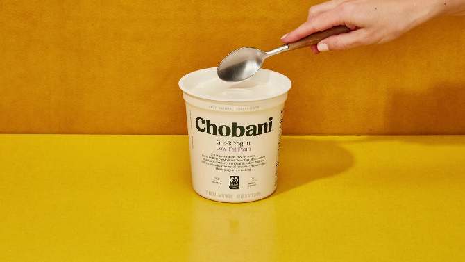 Chobani Vanilla Blended Nonfat Greek Yogurt - 32oz, 2 of 9, play video