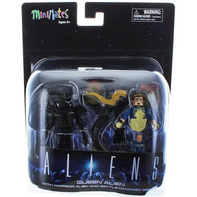 Diamond Comic Distributors, Inc. Aliens Deluxe Queen Alien with Warrior Alien & Battle-Damaged Bishop Minimates