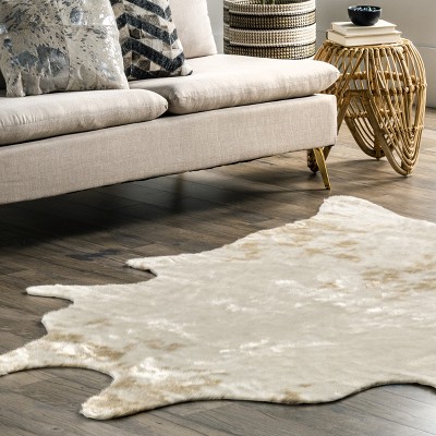 EcoChic Off-White Faux Cowhide 5' x 7' Easy-Care Area Rug