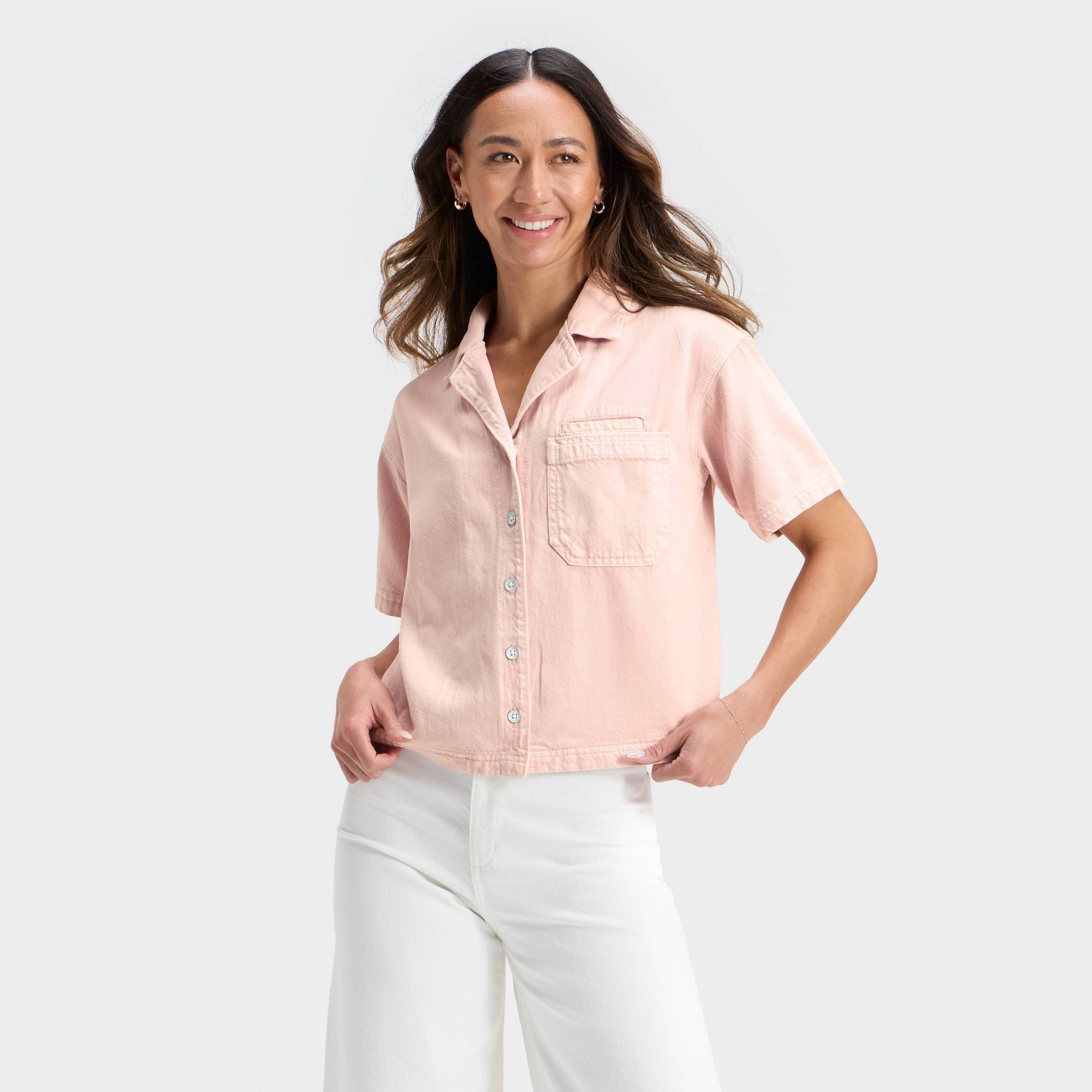 Women's Short Sleeve Button-Down Denim Shirt - Universal Thread™