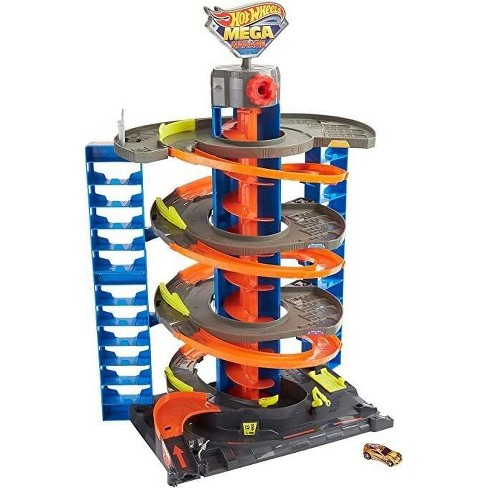 Hot Wheels Double Loop Dash Track Set with 2 Toy Cars in 1:64 Scale, 12-ft  Long, Ages 5 and up 