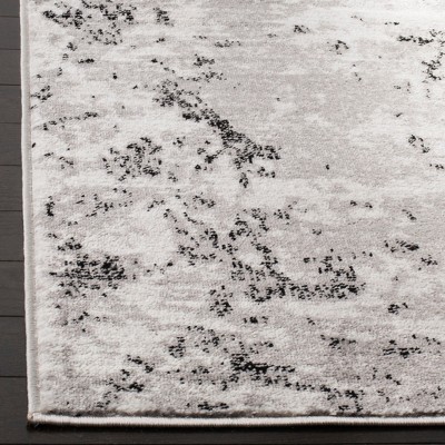 Skyler 6'7" Square Grey/Ivory Synthetic Medallion Area Rug