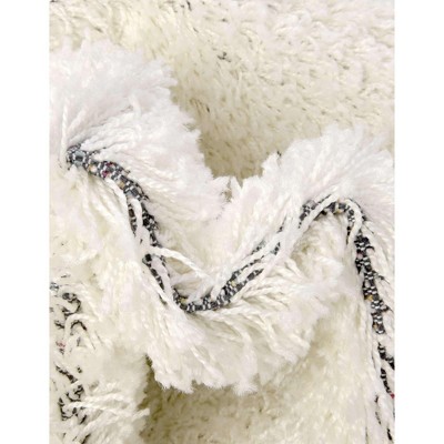 Snow White Round Shag Rug, 6' Easy Care Synthetic