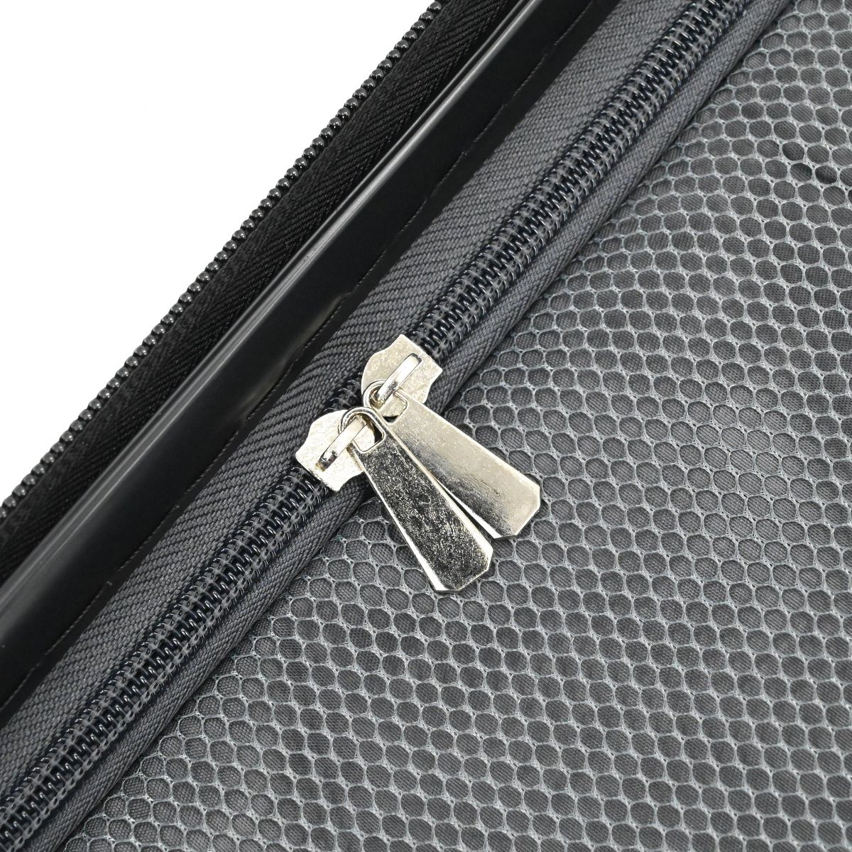 Isaac Mizrahi Aero 20" Lightweight Expandable Hardside Spinner Carry-On Luggage, 360° Wheels & Telescoping Handle - thumbnail 10