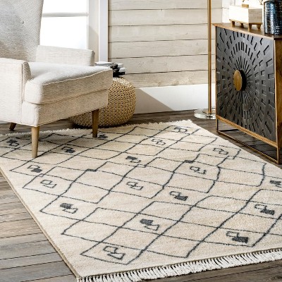Gray Rectangular Synthetic Trellis Area Rug, 5' x 8'