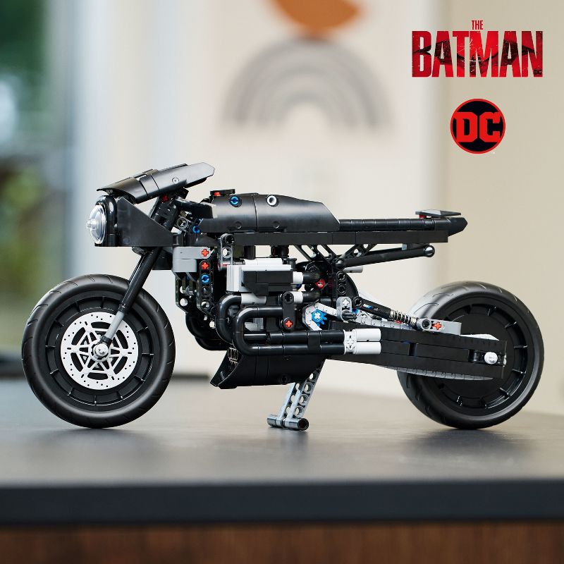 LEGO Technic THE BATMAN &#8211; BATCYCLE Motorcycle Model Toy 42155, 3 of 8