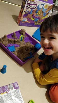 Kinetic Sand Deluxe Beach Castle Lekesett, På lager