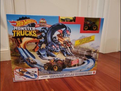 Hot Wheels Monster Trucks Scorpion Raceway Boosted Playset with 1