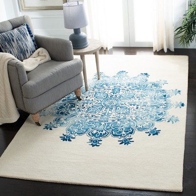 Ivory and Blue Hand-Tufted Wool Area Rug 5' x 8'