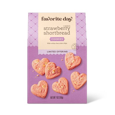 Heart Shaped Strawberry White Chocolate Shortbread Cookie Bites - 7oz - Favorite Day™