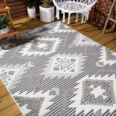 Modern Geometric Gray Synthetic 4'x6' Reversible Area Rug