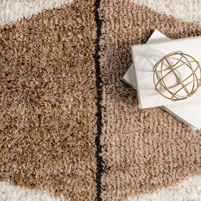 Light Brown Geometric Shag Area Rug with Tassels, 3' x 5'