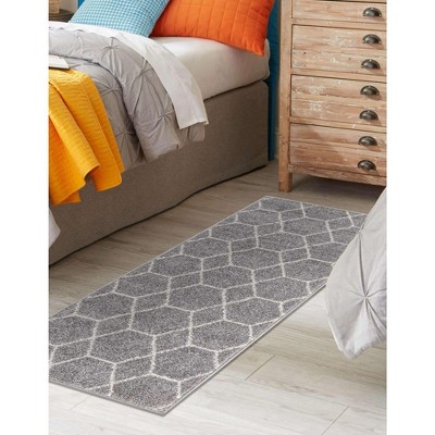 Light Gray Geometric Trellis Synthetic Runner Rug