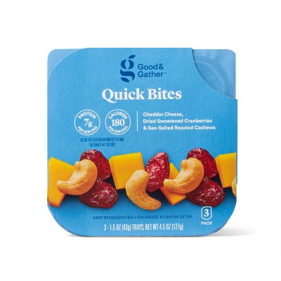 Quick Bites Cheddar Cheese, Dried Sweetened Cranberries & Sea-Salted Roasted Cashews - 4.5oz/3ct - Good & Gather™