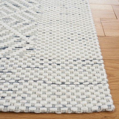 Ivory and Black Hand Woven Wool Area Rug, 3' x 5'