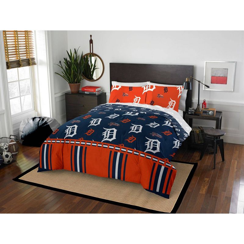 MLB Detroit Tigers Rotary Bed Set, 1 of 4
