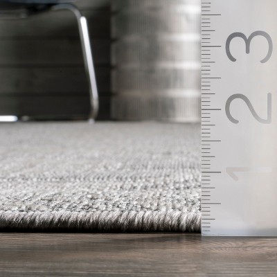 Light Grey Geometric Synthetic Flat Woven Area Rug 2' x 3'