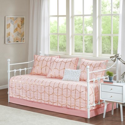 target daybed bedding