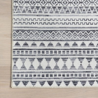 Gray Geometric Machine Washable Area Rug, 2' x 3'