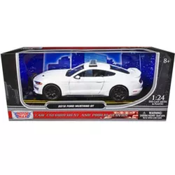 Motormax 2018 Ford Mustang GT 5.0 Red with Black Stripes 1:24 Diecast Model Car 