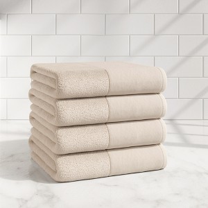 Ultra-Soft Cotton and Modern Linen-Like Border Bath Towels - Great Bay Home - 1 of 4