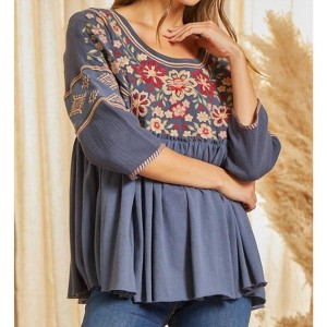 Women's Young Contemporary Emb Top - Savanna Jane - 1 of 4