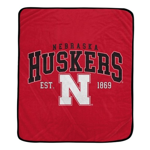 NEBRASKA 60X80 ROYAL shops PLUSH BLANKETS