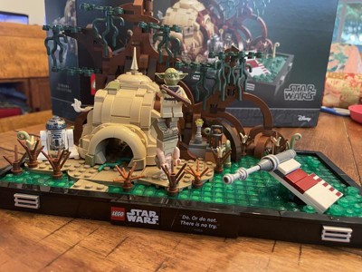 LEGO Star Wars 75330 Diorama de l'Entraînement Jedi sur Dagobah