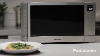 Panasonic HomeCHEF™ 4-in-1 Multi-oven with Inverter Technology Microwave,  FlashXpress Broiler, Convection and Airfryer, 1.2 cu. ft. 1000W with Magic  Pot Cookware Accessory - NN-CDS8MS