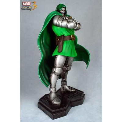 Marvel Doctor Doom and Akuma 21" Green and Gray Statue Set