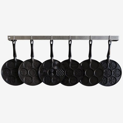 Black Cast Aluminum Patterned Pancake Pan with Handle