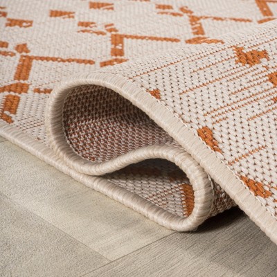 Boho Chic Cream/Orange Geometric Synthetic 5' x 7' Area Rug