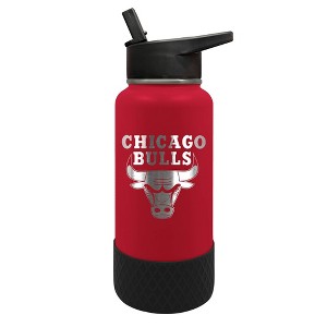 NBA Chicago Bulls 32oz Thirst Hydration Water Bottle - 1 of 3