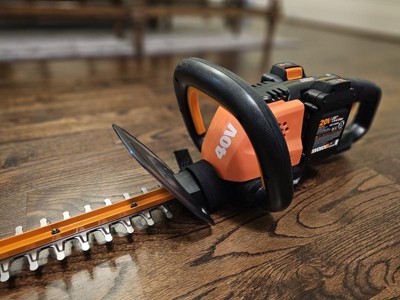 Black & Decker 40V MAX Lithium hedge trimmer review 