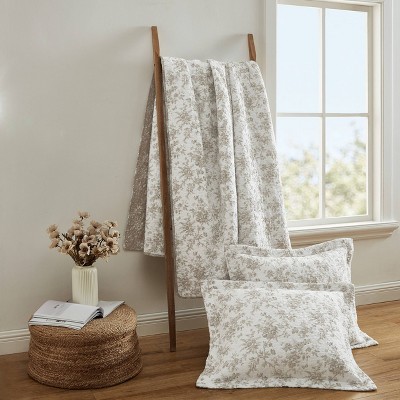 King White Cotton Reversible Quilt Set with Shams