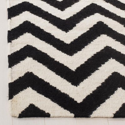 Handmade Black and Ivory Geometric Wool Area Rug, 3' x 5'