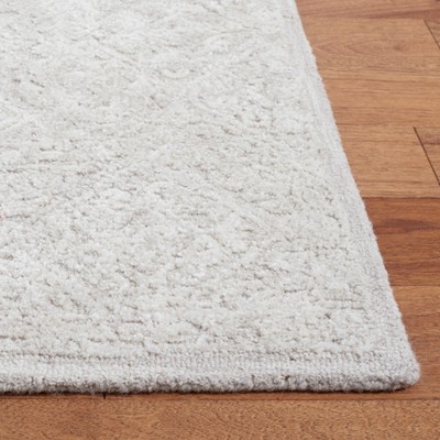 Light Grey Tufted Wool and Silk 3' x 5' Area Rug