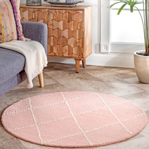 Nuloom Hand Tufted Elvia Area Rug, Round 6', Pink - 1 of 4