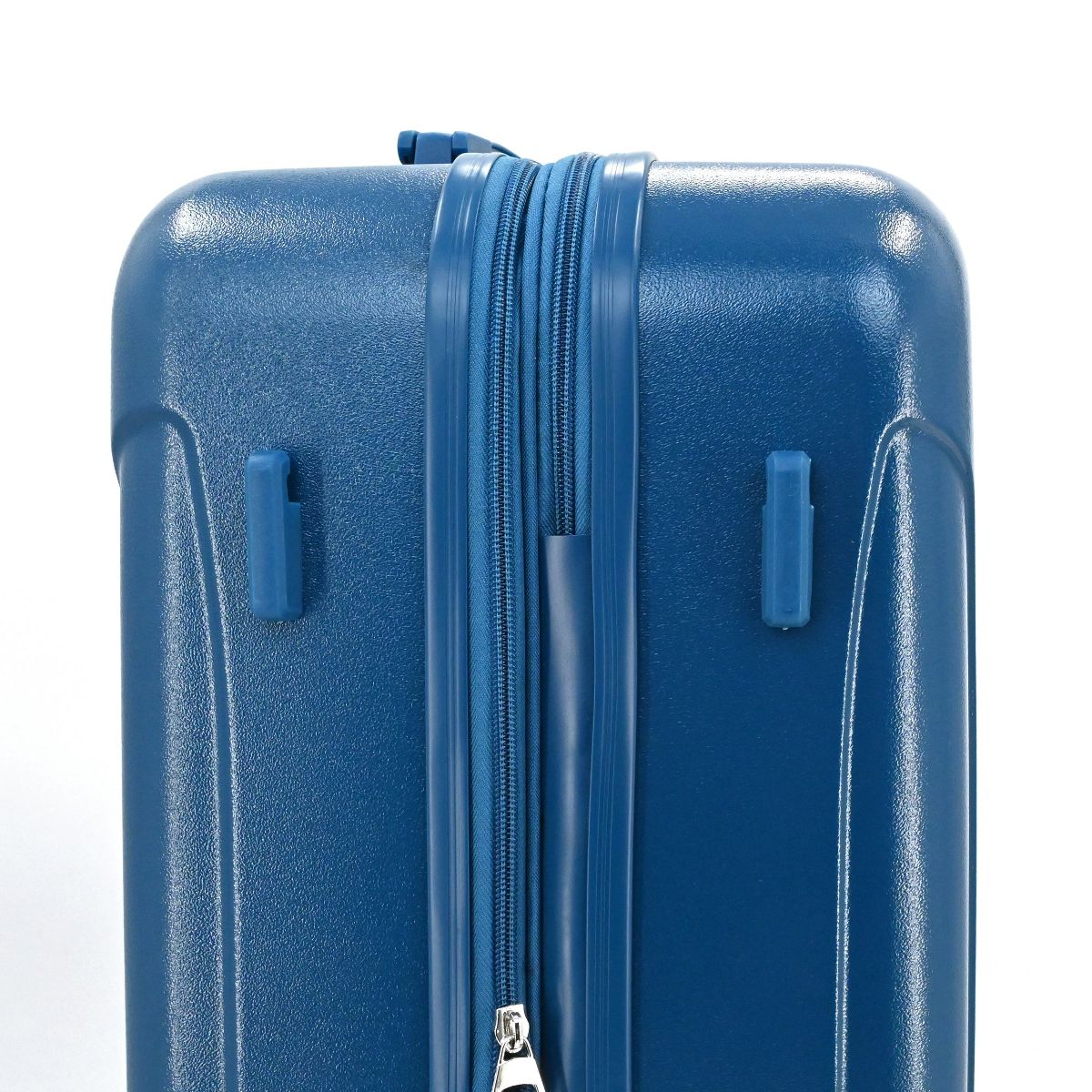 Isaac Mizrahi Luna 20" Hardside Expandable Carry On Luggage Spinner Suitcase with 360° Wheels & Telescoping Handle - thumbnail 8