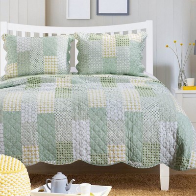 Barefoot Bungalow Juniper Geometric Patterns & Scalloped Borders 2-Piece Comfort Quilt Set, Sage - Twin