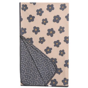 Premium Three-Layer Jumbo Quilt Penny Flowers - 1 of 1