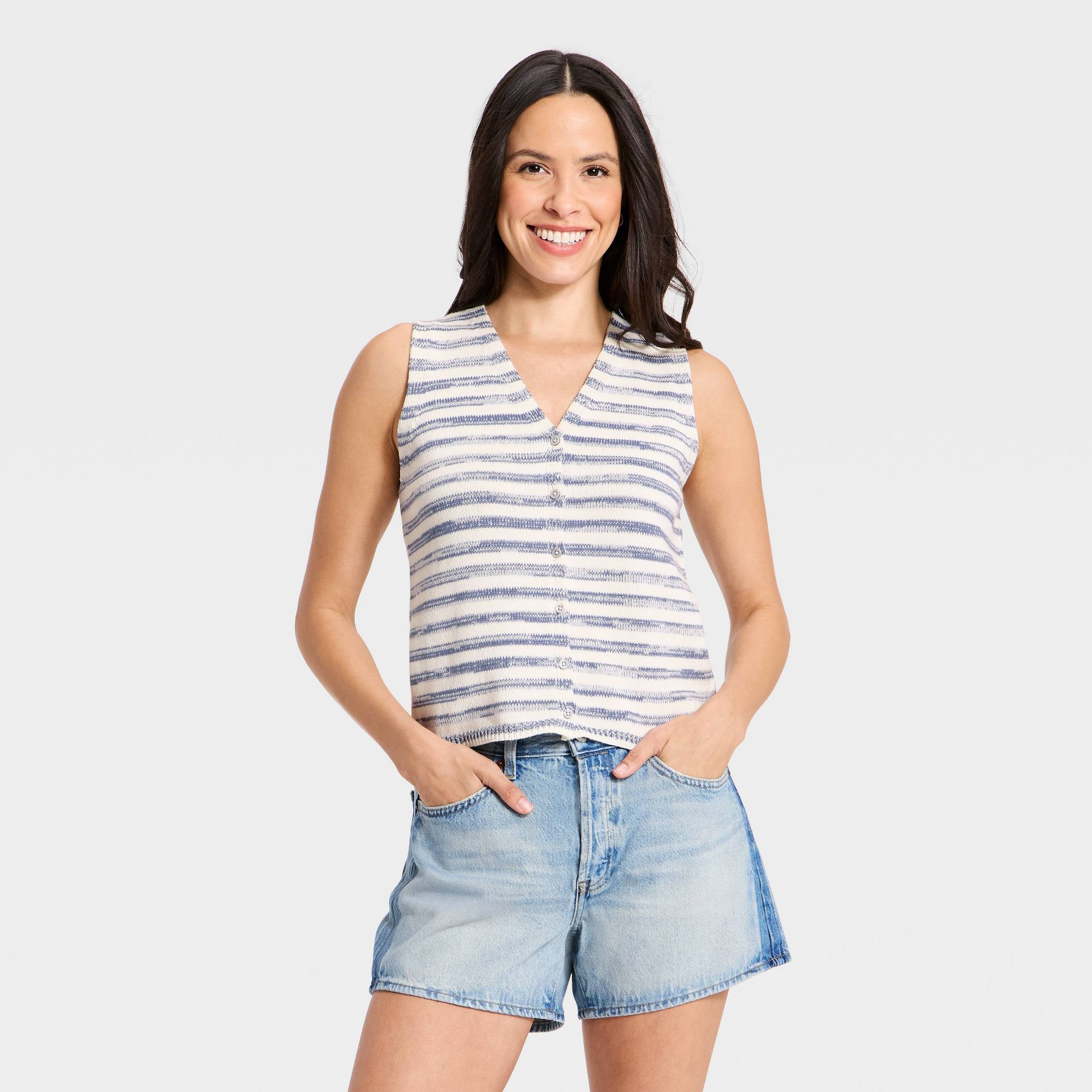 Women's Button-Front Standard Fit Tank Top - Universal Thread™