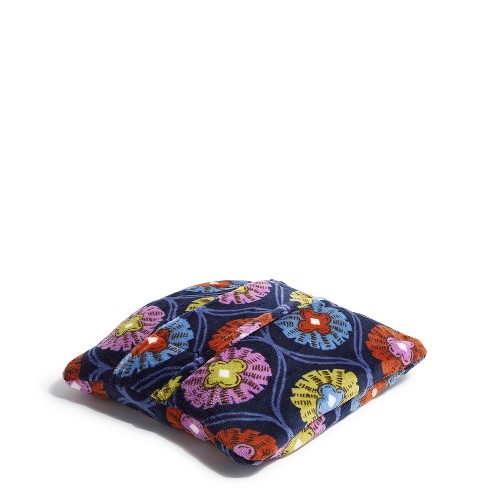 Vera hotsell Bradley Women's Fleece Trolley Sleeve Travel Blanket Throw Far Out Floral