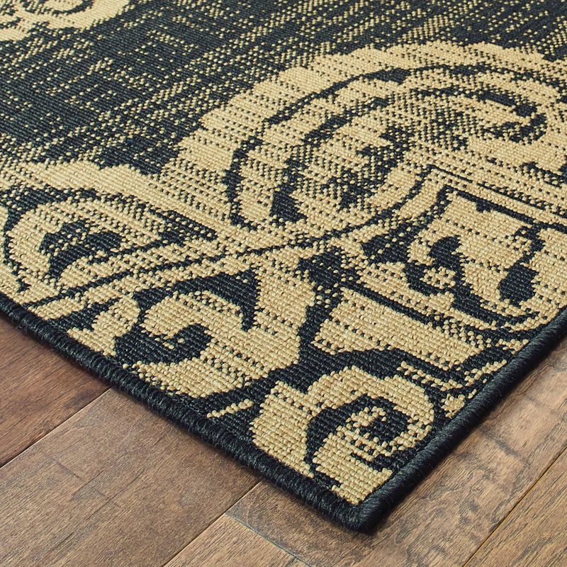 Madeline Overscale Medallion Patio Rug, 3 of 4