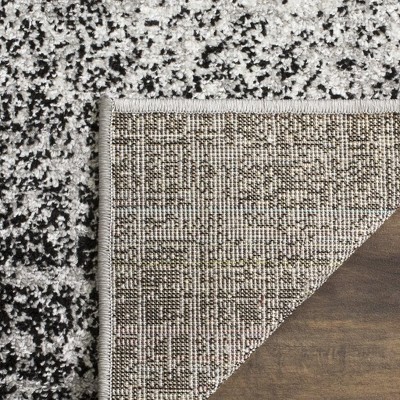 Chic Adirondack Silver & Black Synthetic 3'x5' Area Rug