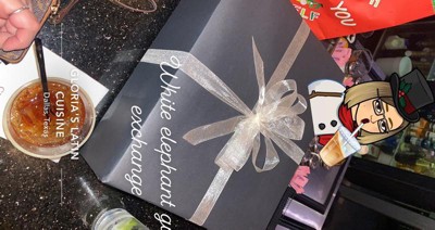 Black Gift Wrapping – iFramed