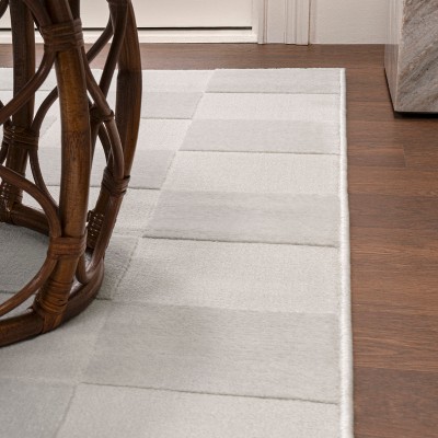 Thea 8' x 10' White/Cream Geometric Synthetic Area Rug