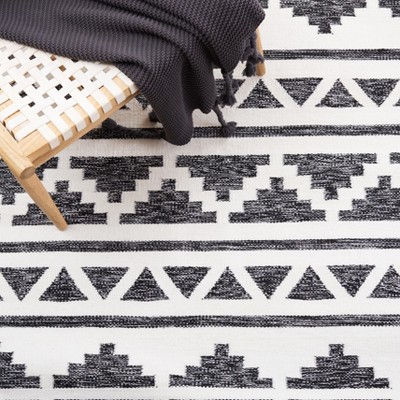 Handmade Black Geometric Synthetic Square Area Rug, 6'x6'