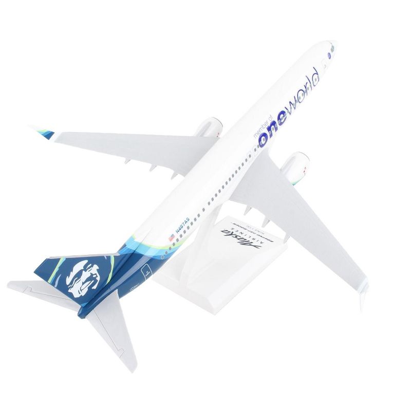 Boeing 737-900 Commercial Aircraft "Alaska Airlines - One World" White with Blue Tail (Snap-Fit) 1/130 Plastic Model by Skymarks, 3 of 6