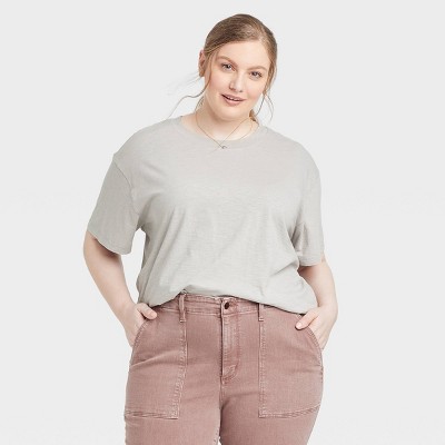 Women's Short Sleeve Boxy T-Shirt - Universal Thread™